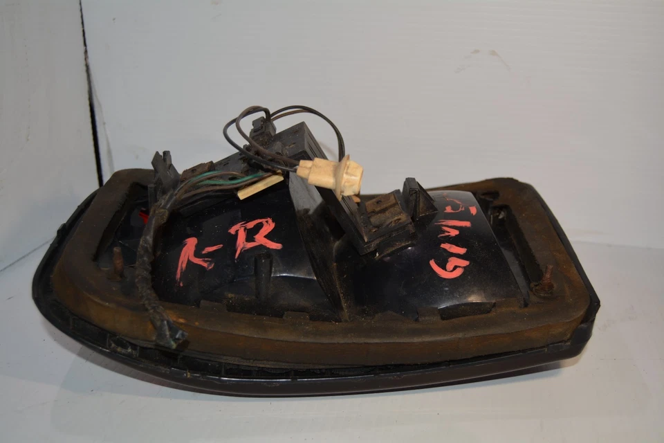 Luz trasera derecha del lado del pasajero Oldsmobile Achickva 1992-1998 OEM, 166-01452B Foto 4 de 4