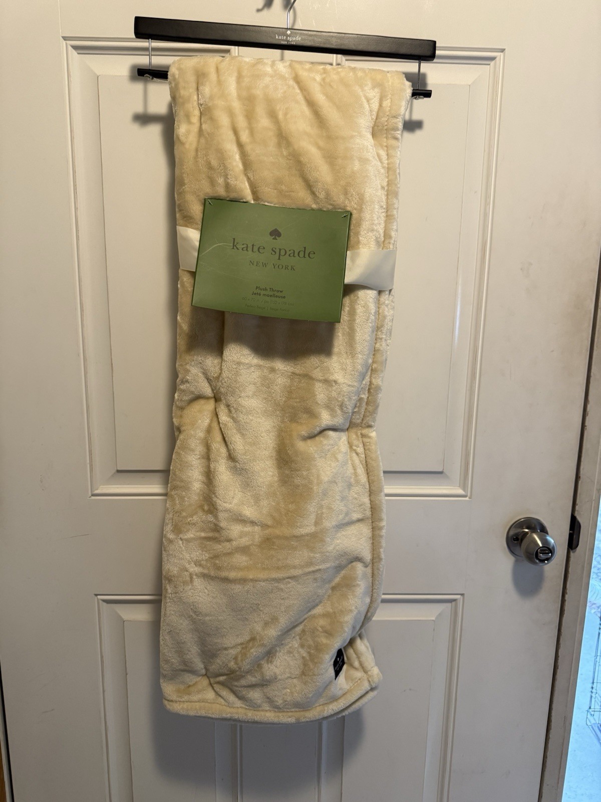 Kate Spade Plush Fleece Throw in Beige Color - 60” X 70” Brand New thumbnail 6