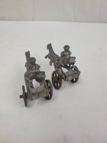 Pair of 2 VTG Arcade Cast Iron HORSE DRAWN BUGGY Wagon Carriage With Driver 4" - Picture 5 of 11