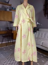 Vintage Women's 40s 50s Yellow Floral Seersucker Crepe Robe Housecoat NOS