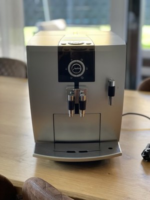 Jura Impressa J5 Kaffeevollautomat, Silber Top Zustand!