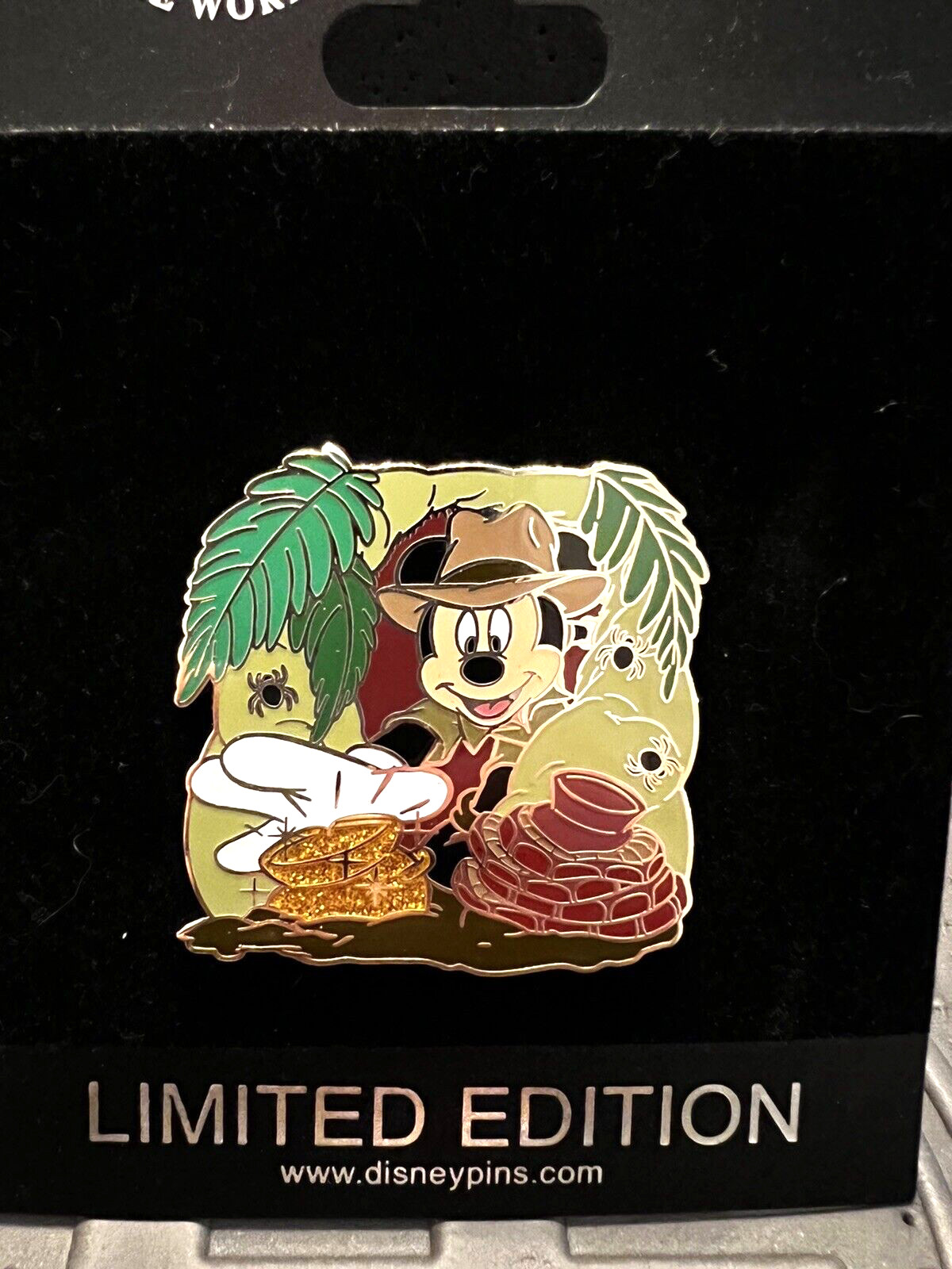 Disney Shopping 2010 Indiana Jones Mickey Mouse LE 250 pin