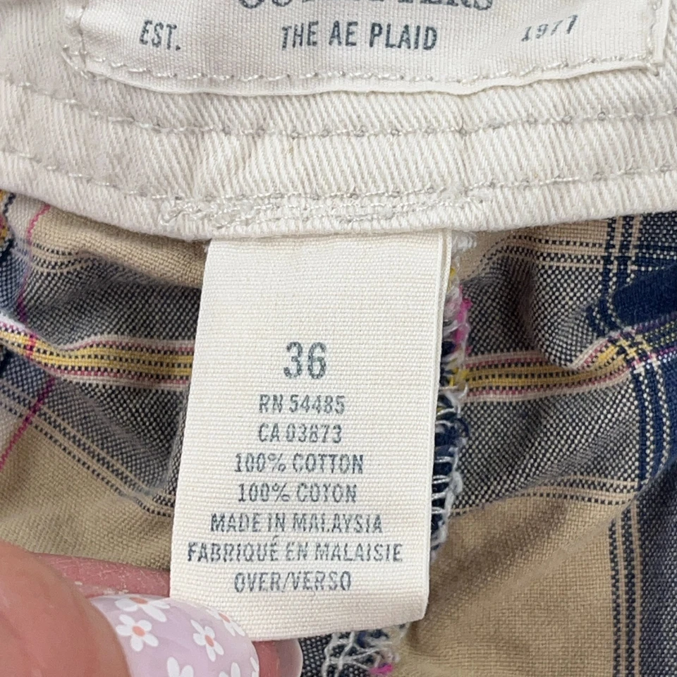 Vintage Y2K American Eagle Shorts Men 36 Tan Pink Tartan Plaid Loose Baggy Fit - Image 4 of 4