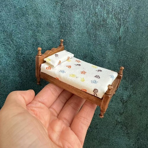 Doll House Miniatures 1:24 Scale Furniture Vintage Old Bed with Mattress Decor