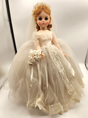 Madame Alexander Elise Bride Doll White Lace Dress Veil Flowers 18''  Vintage