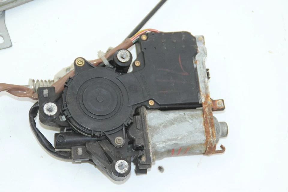 Elevalunas trasero izquierdo mitsubishi galant ea mr215441 denso 0620200074 mr21543 Foto 2 de 4