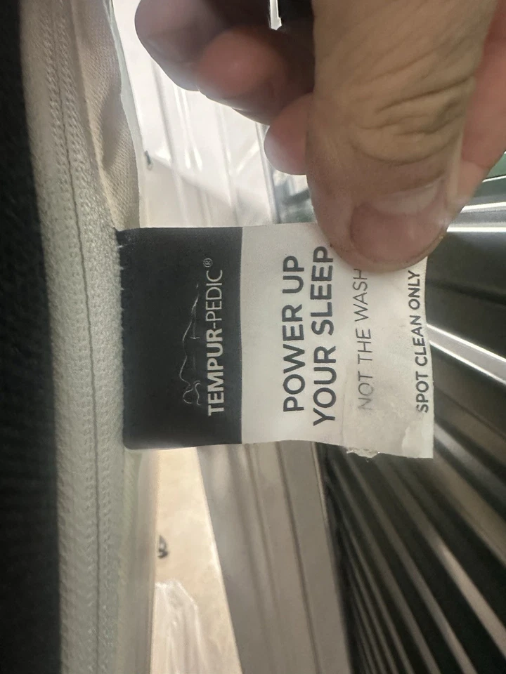 Tempurpedic ProAdapt Soft King Mattress Pro Adapt Used Great Condition - Image 4 of 4