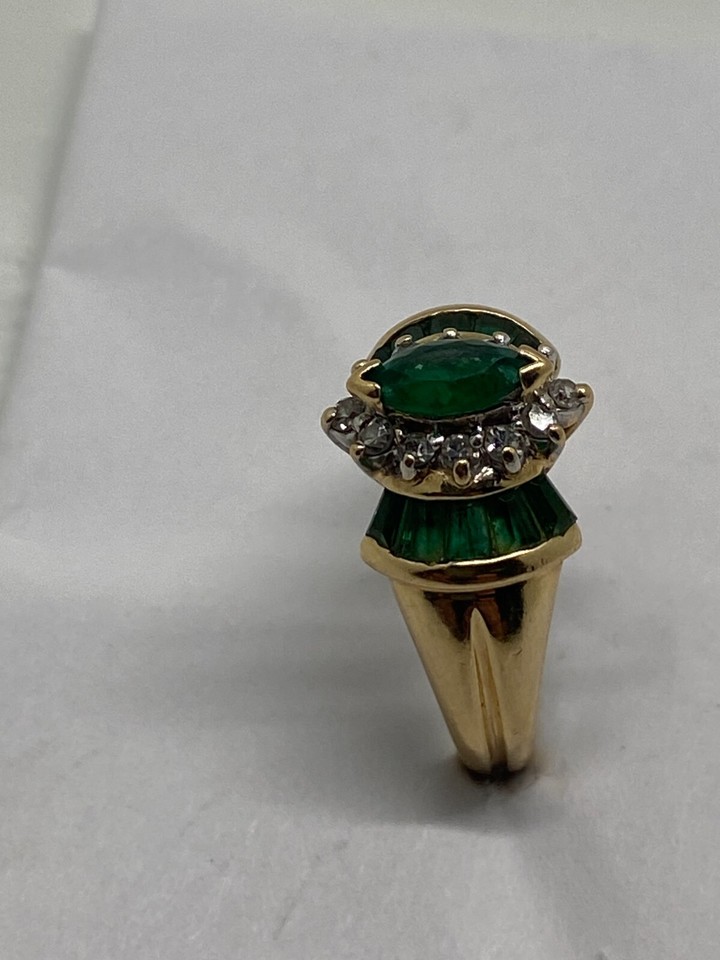 💎 14kp Solid Yellow Gold Emerald and 12 Diamond & Real Emerald Nature