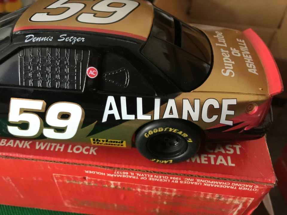 1994 NASCAR Racing Champions 1:24 Die-Cast Coin Bank 1 / DENNIS SETZER #59 B99 - Image 4 of 4