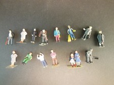 HO SCALE LOT OF 14 PAINTED FIGURES PEOPLE