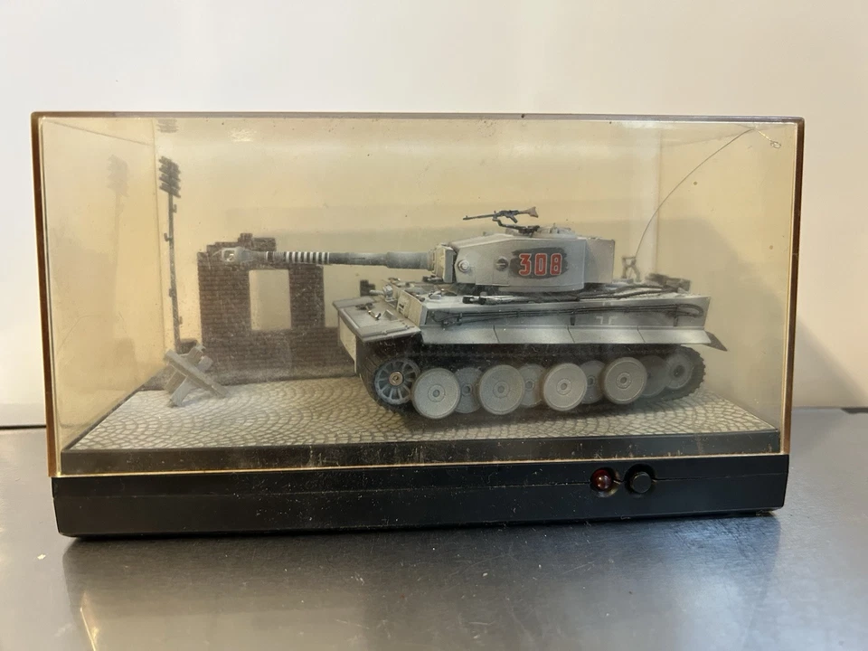1/54 scale Ripmax C-RMX4351WW German Tiger 1 tank Radio control No Controller - Image 2 of 4