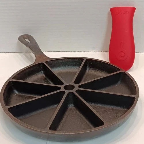 Lodge Cast Iron Vintage Cornbread Skillet Wedge Pan USA D1 8CB Cleaned/Seasoned