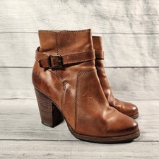 Botas al tobillo Frye Patty para mujer 7 de cuero con hebilla y tacón bloque botín marrón