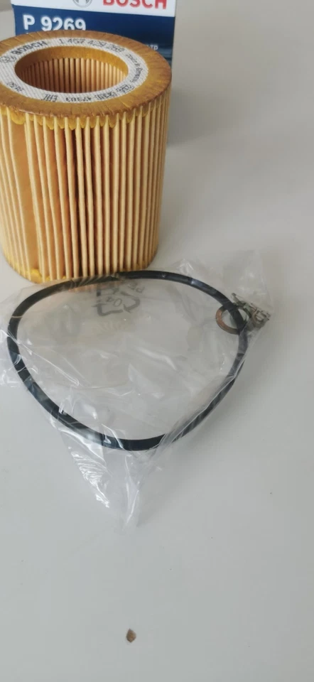 Bosch Oil Filter 1457429269 11427523201 11427541827 11427566327 11427953129 New - Image 2 of 4