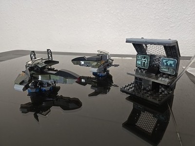 Call Of Duty Mega Bloks Set. Atlas Troopers And  Hover bikes.