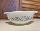 Pyrex COLONIAL MIST Cinderella Mixing Bowl 443 2.5 Liters