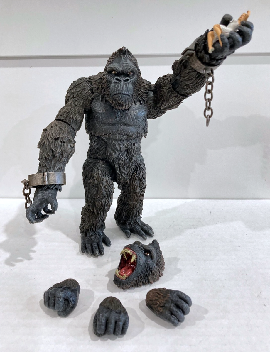 2018 Mezco King Kong of Skull Island 7