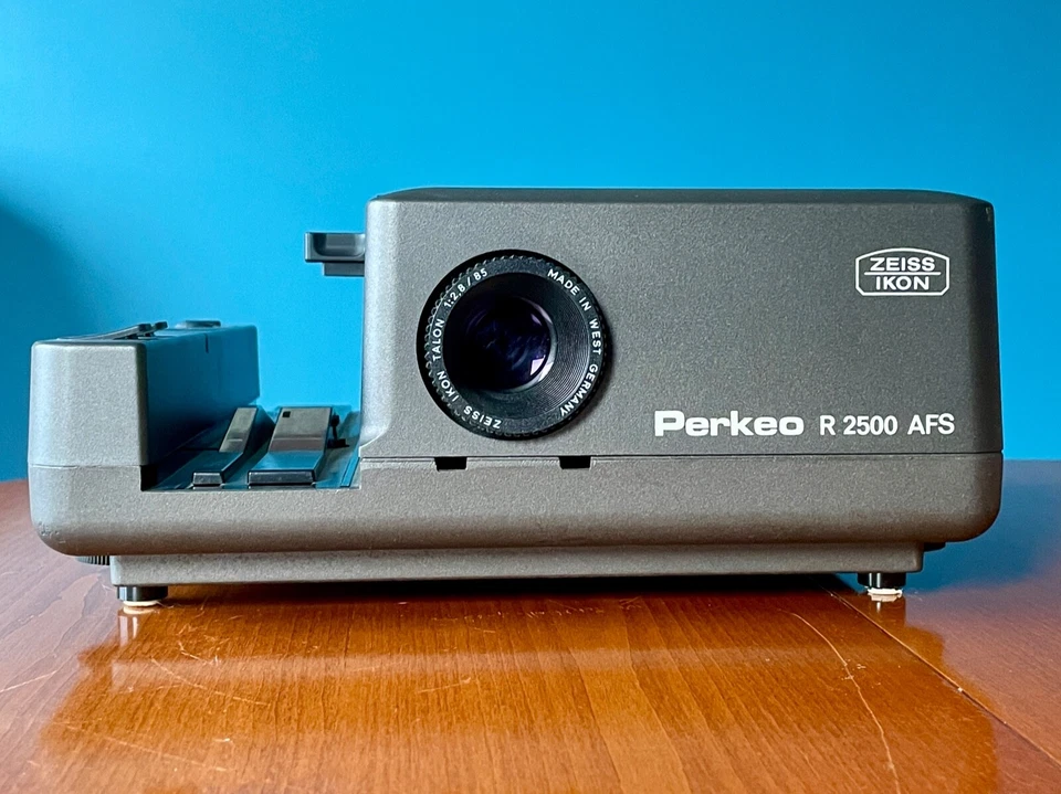  Zeiss Ikon Perkeo R 2500 AFS  Slide Projector Full Working Order Good Condition - Image 4 of 4