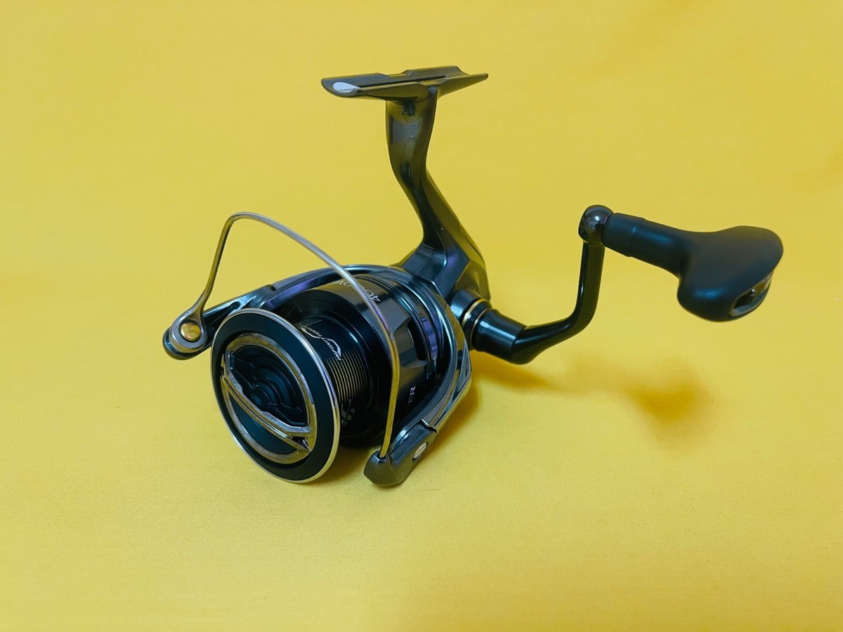 NEW SHIMANO 24 TWIN POWER 4000 XG SPINNING REEL *1-3 DAYS NEW SHIMANO 24 TWIN POWER 4000 XG SPINNING REEL *1-3 DAYS
