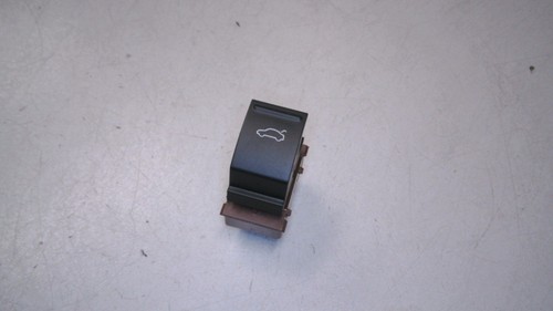 Schalter Heckklappe 3AA959831 VW Passat Variant 2.0 TSI DSG Bj 2012 36 2431198