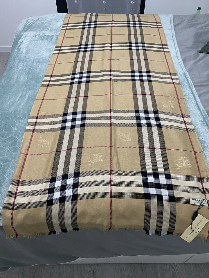 Écharpe Burberry en cachemire - Photo 2/3