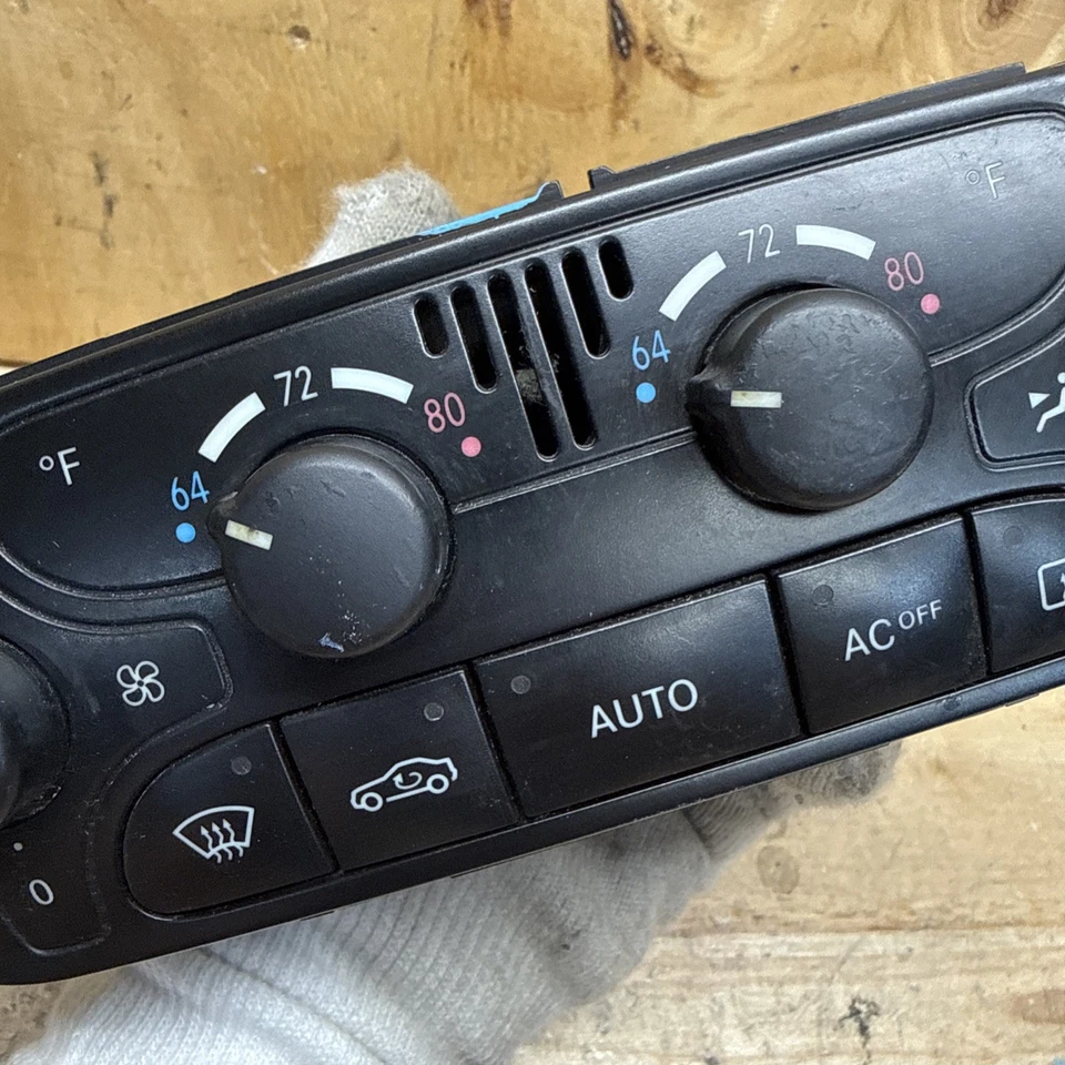 2001  - 2004 Mercedes C230 C240 C320 A/C Heater Climate Control A2098300185 Foto 3 de 4