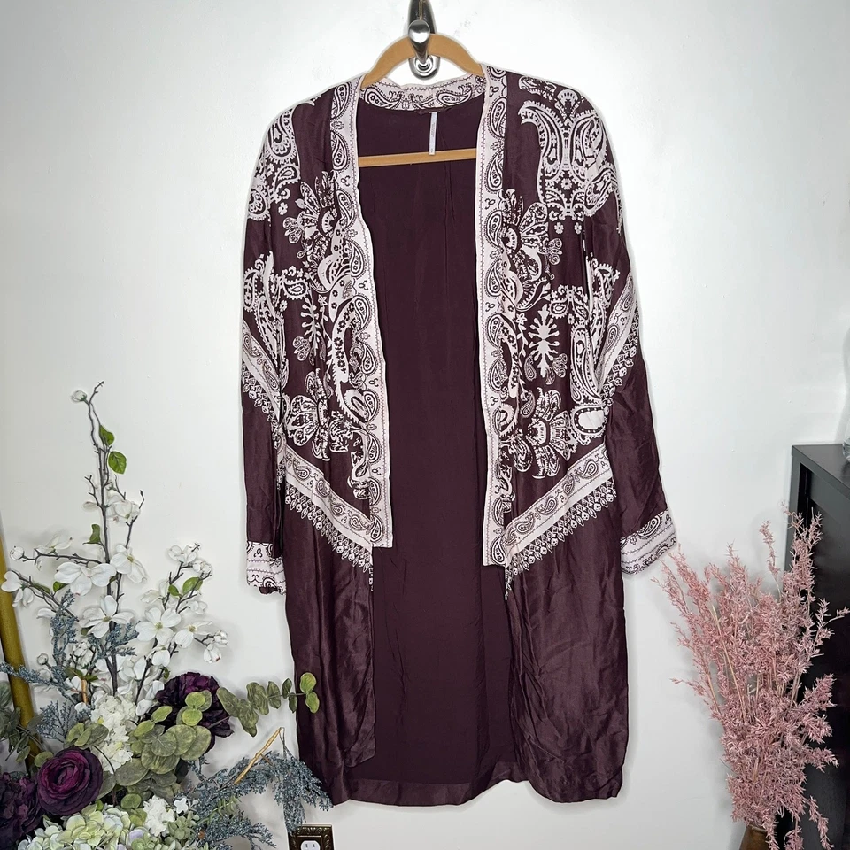 FREE PEOPLE Caoba Marrón Satén Bandana Estampado Plumero Largo Kimono Talla S {LL24} Foto 3 de 4