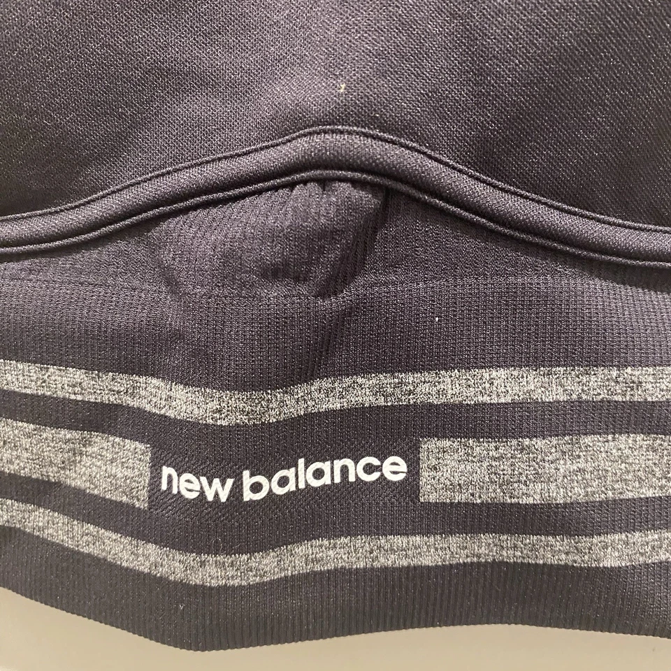 Nuevo con etiquetas Sujetador deportivo New Balance negro para mujer talla mediana estilo # R001858 Foto 3 de 4