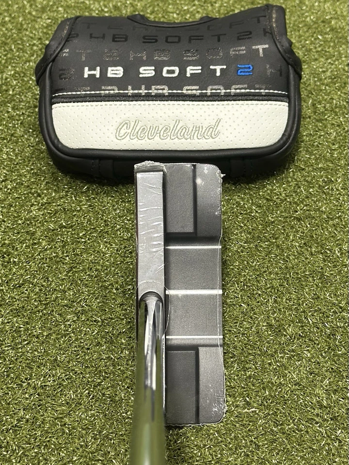 Cleveland HB Soft 2 Black #8C Center Shaft Putter w/ All In Shaft 35" w/ Cover - Image 3 of 4