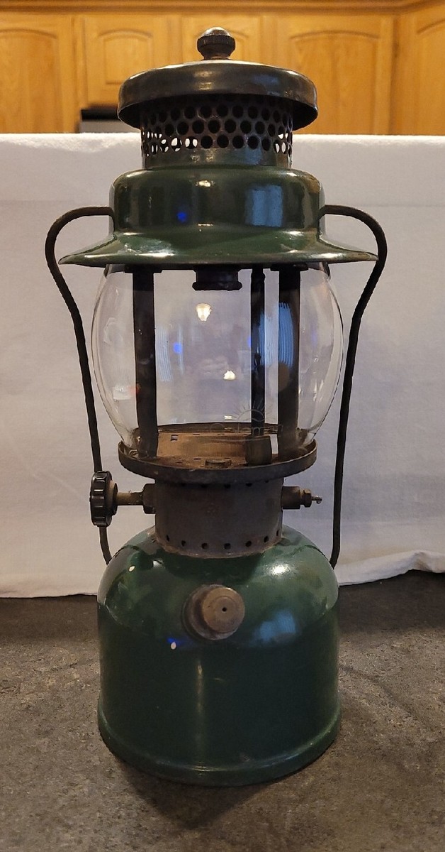 Vintage 1944 Coleman Lantern 242C Single Mantle Green Vintage 1944 Coleman Lantern 242C Single Mantle Green
