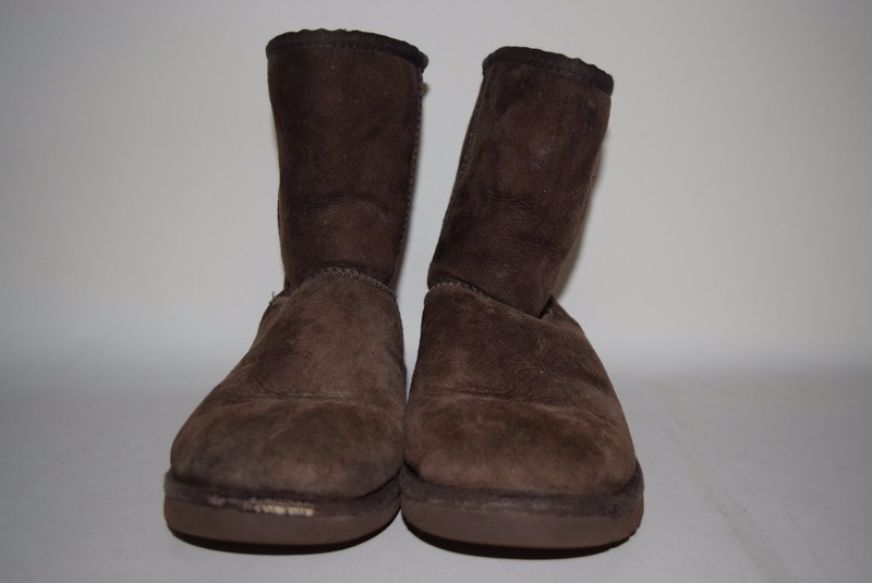 UGG Girls Kids Youth Sheepskin Shearling Chocolate Brown Leather Suede Boots 4