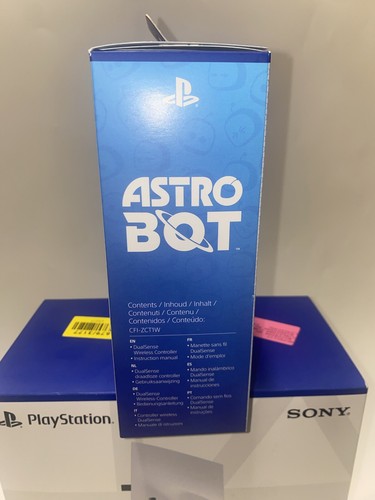 Astro Bot PS5 DualSense Limited Edition WIRELESS CONTROLLER + PS5 Disc Drive NEW - Picture 9 of 22