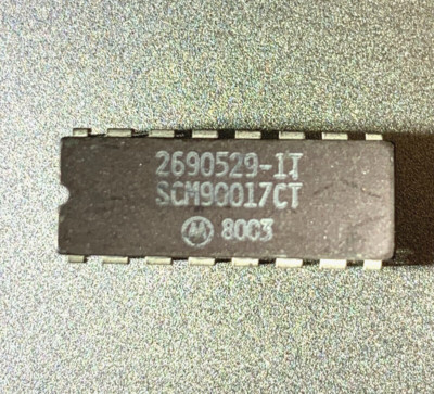 Motorola SCM90017-CT 4096 x 1 Bit Dynamic Random Access Memory Vintage IC