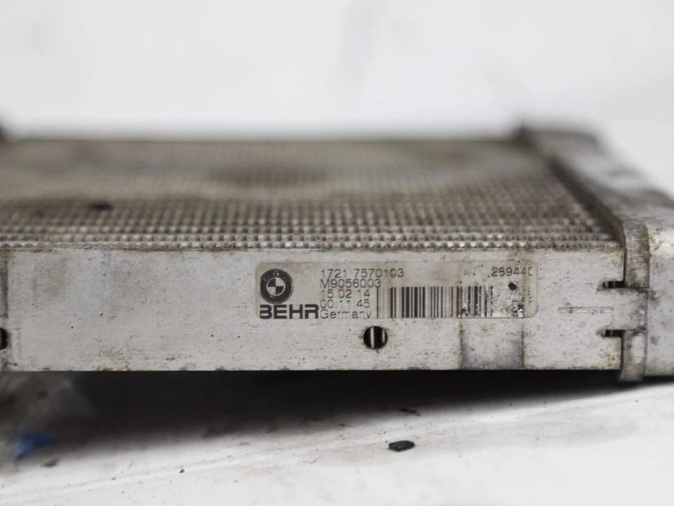 2009-2015 BMW 750I правый вспомогательный радиатор масляный охладитель OEM 7570103 - Изображение 3 из 3