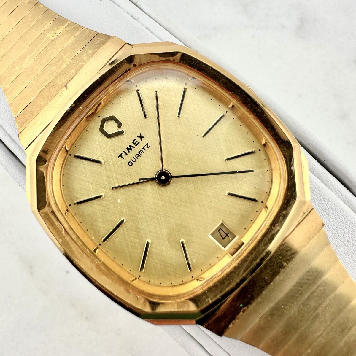 Vintage New 1982 TIMEX Q Men