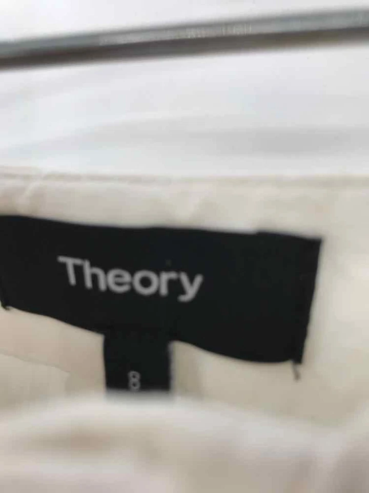 Pantalones cortos básicos Theory Ivory talla 8 usados Foto 3 de 3