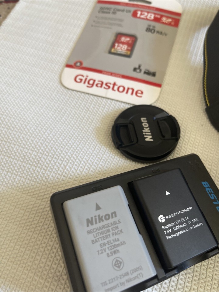 NIKON D3500 DSLR Digital Camera w/ Nikon 1855mm VR Lens 24.2MP / Full