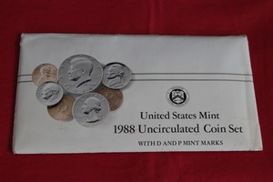 1988-Uncirculated-coin-sets-Philadelphia-and-Denver-Mint