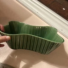 Vintage USA Pottery Planter #159 pot Retro Curved Green Modern Mid-Century Old￼￼