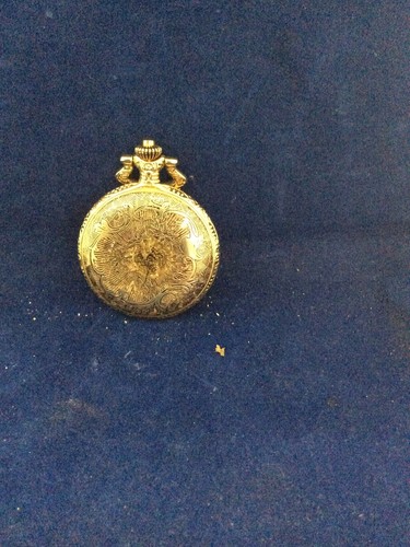 pocket watch Ltd Quartz Yellow Gold Tone Hunters Case With Duck And Dod Scene - Picture 2 of 3