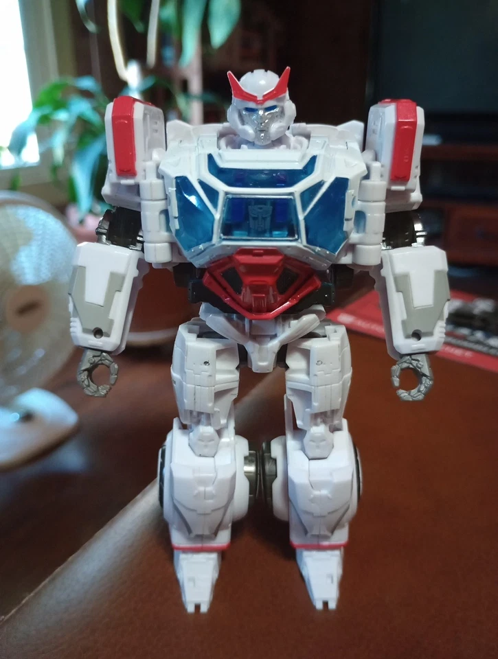 RATCHET (Studio Series 82) BUMBLEBEE MOVIE Deluxe Class (Hasbro) *PLEASE READ* - Image 4 of 4