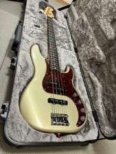 Bajo eléctrico Fender Precision entrega segura desde Japón