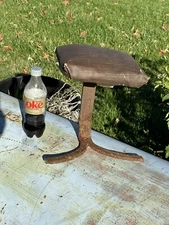 ANTIQUE PRIMITIVE WROUGHT IRON AND WOOD PADDED MILKING STOOL - VERY NEAT OLD!