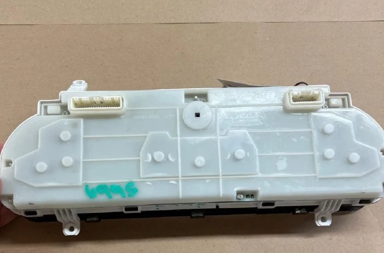 2005-2006 Toyota Tundra 8CYL Speedometer Instrument Cluster OEM 83800-0C391 186K - Изображение 2 из 4