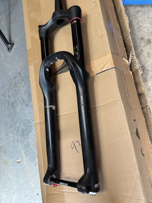 Rockshox Yari RC Debonair Suspension Fork Boost 170mm 650b 27.5 Boost 110 Maxle