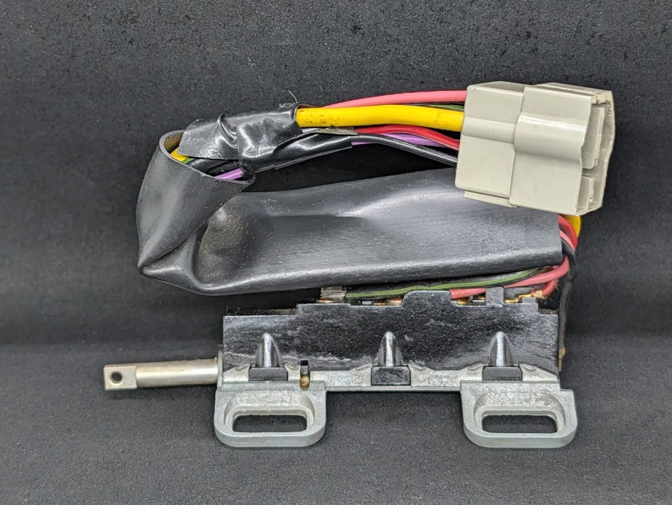 INTERRUPTOR DE ENCENDIDO NORS 1970 FORD MUSTANG MERCURY COUGAR CONECTOR GRIS DOAZ-11572A Foto 2 de 4