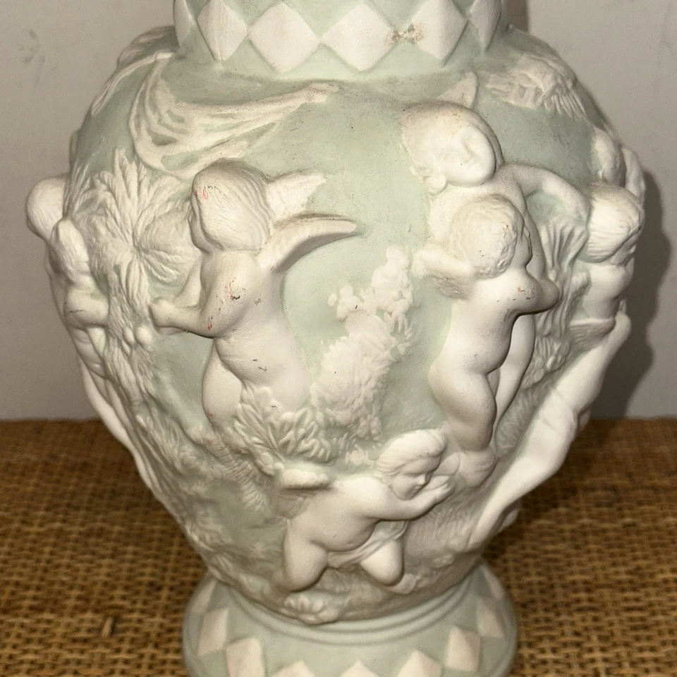 Vtg 1974 Ornate Victorian Cherub Urn Vase 3D Beautifully Detailed Green Signed - Image 2 of 4