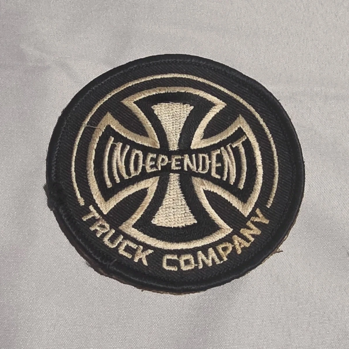 Preços baixos em Independent Trucks Roupas e Acessórios para