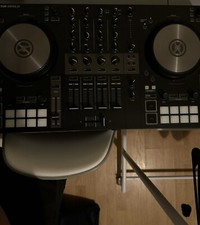 Native Instruments Traktor Kontrol 4 Channel DJ Controller