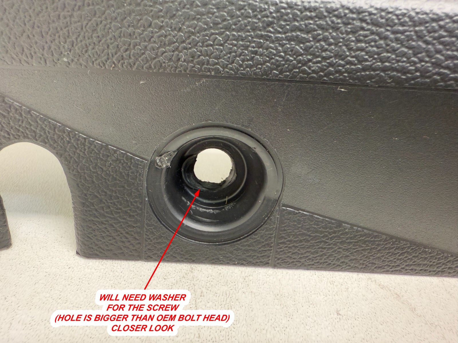 P50184 2014-2020 Maserati Quattroporte Trunk Sill Scuff Plate Trim 670013681 OEM